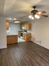 812 S Elgin Ave in Portales, NM - Building Photo - Building Photo