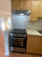 1725 W 60th St, Unit F128 in Hialeah, FL - Foto de edificio - Building Photo