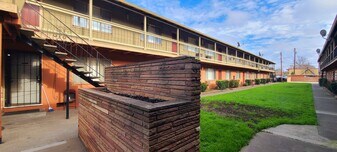 Alpine Apartments in Sacramento, CA - Building Photo