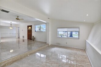 2500 NE 209th Terrace in Miami, FL - Building Photo - Building Photo