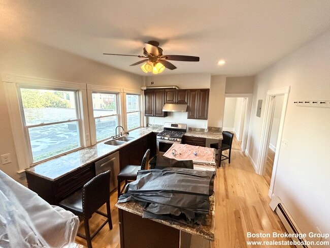 3 Mount Vernon St, Unit 2