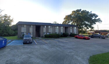 1305 E Bayou Rd in Donaldsonville, LA - Building Photo - Building Photo