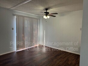 625 Timberline Dr in Hurst, TX - Building Photo - Building Photo