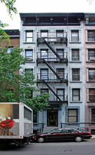 229 W 15th St in New York, NY - Building Photo - Building Photo