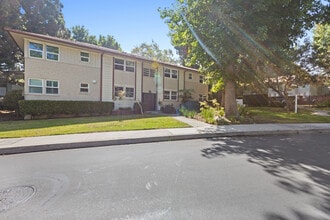 5830 Bowcroft St, Unit Cameo Woods in Los Angeles, CA - Building Photo - Building Photo