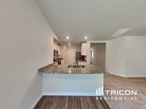 312 Sundew Rd in Elgin, SC - Foto de edificio - Building Photo