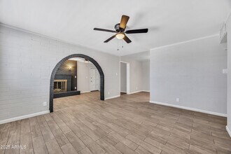 102 W Holly Ln in Avondale, AZ - Foto de edificio - Building Photo