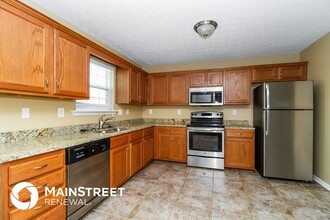 16404 Taunton Vale Rd in Louisville, KY - Building Photo - Building Photo
