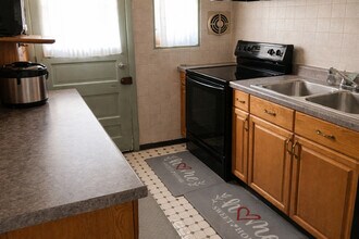 1706 W Jarvis Ave in Chicago, IL - Building Photo - Building Photo