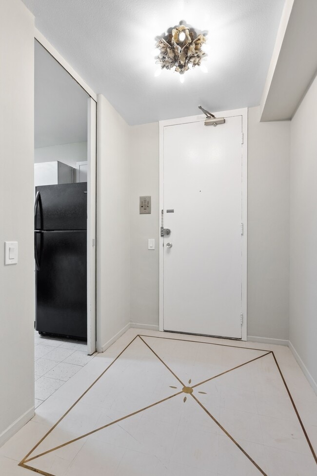 340 W Diversey Pkwy in Chicago, IL - Building Photo - Building Photo