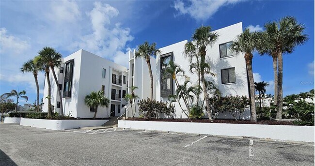 property at 2950 N Beach Rd