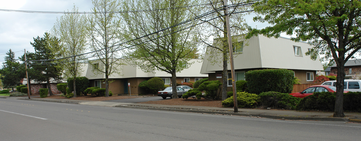 1405-1435 NW Kings Blvd in Corvallis, OR - Building Photo