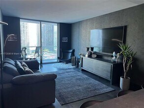 1100 S Miami Ave, Unit 2107 in Miami, FL - Building Photo - Building Photo
