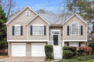 6515 Brittney Ln in Cumming, GA - Building Photo