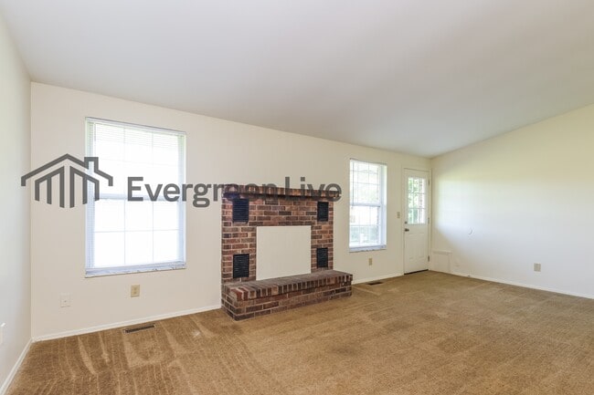 8547 Schoolgate Dr in Dayton, OH - Building Photo - Building Photo