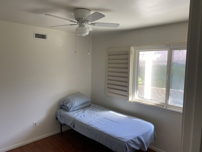 2101 Ridgeview Pl in Escondido, CA - Foto de edificio - Building Photo