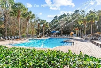 1731 Forest Lake Cir W in Jacksonville, FL - Foto de edificio - Building Photo