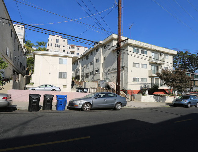 910 Figueroa Ter in Los Angeles, CA - Foto de edificio - Building Photo