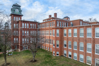 Clock Towers in Lancaster, PA - Foto de edificio - Building Photo