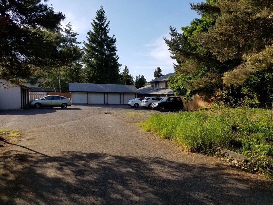 3845 Northwest Chemult Place, Unit 3845 in Portland, OR - Building Photo