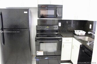 486 NW 165th St in Miami, FL - Building Photo - Building Photo