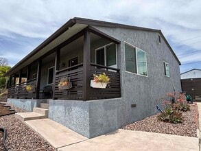 2015 Trudie Dr in Rancho Palos Verdes, CA - Foto de edificio - Building Photo