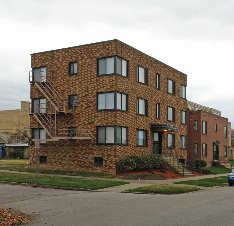 839 9th Ave in Huntington, WV - Building Photo