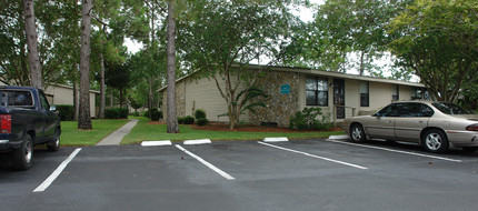 Bay Point Apartments in Port Richey, FL - Building Photo - Building Photo