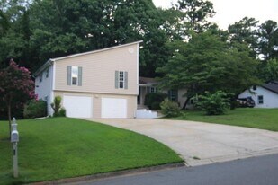 3765 Manor House Dr in Marietta, GA - Building Photo