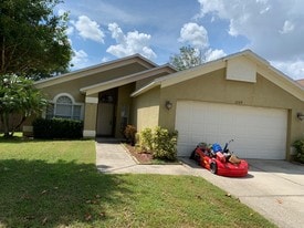 1209 Sweet Gum Dr in Brandon, FL - Building Photo