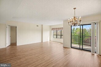 100 Breyer Dr in Elkins Park, PA - Building Photo - Building Photo