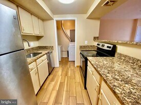 8864 Walutes Cir in Alexandria, VA - Building Photo