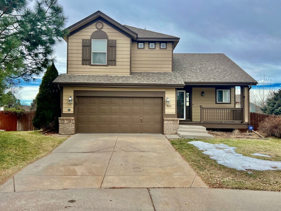 19648 E Elk Creek Dr in Parker, CO - Building Photo