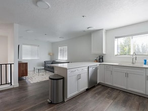 380 Utah Ave in Hildale, UT - Building Photo - Building Photo