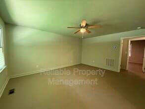 727 Locust Ln in Raleigh, NC - Building Photo - Building Photo