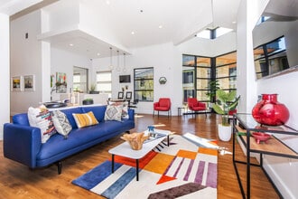 Bainbridge Apartments in Austin, TX - Building Photo - Building Photo