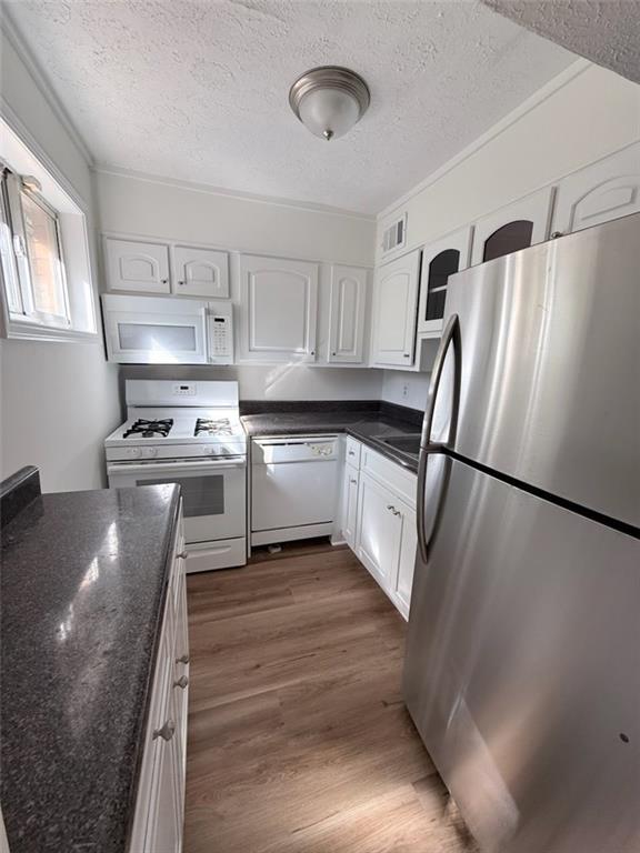 property at 120 Biscayne Dr NW