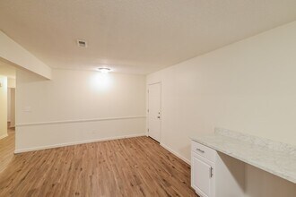 4804 Eastern Hills Ln, Unit 016 in Cottondale, AL - Building Photo - Building Photo