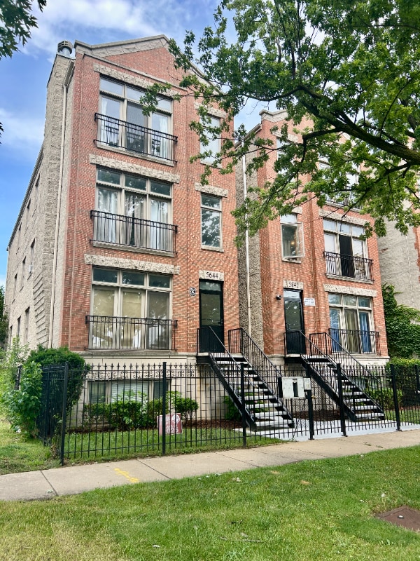 5644 S Prairie Ave