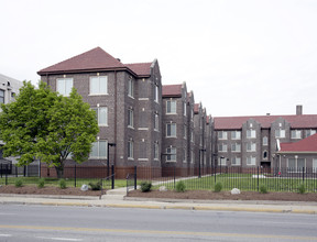 Brownstone Apartments in Indianapolis, IN - Building Photo - Building Photo