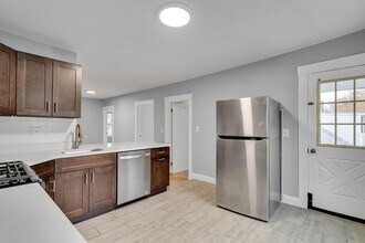 516 Washington St, Unit 1 in Boston, MA - Foto de edificio - Building Photo