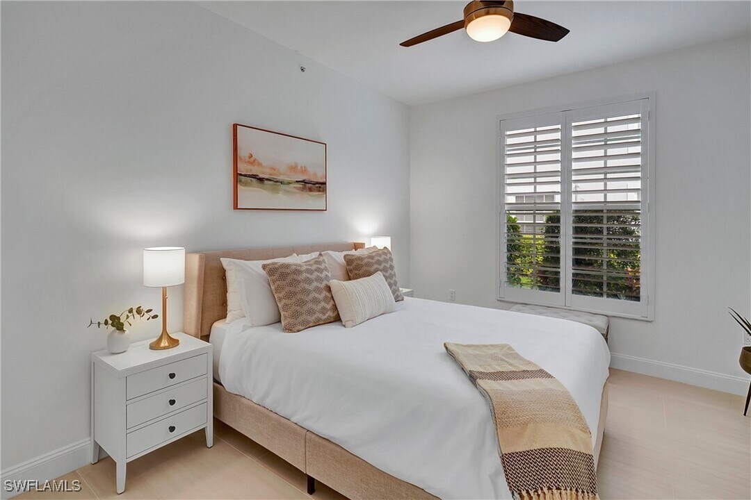 2165 Arielle Dr in Naples, FL - Building Photo