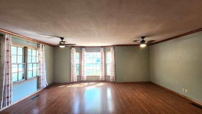 3817 NW 60th St in Oklahoma City, OK - Building Photo - Building Photo