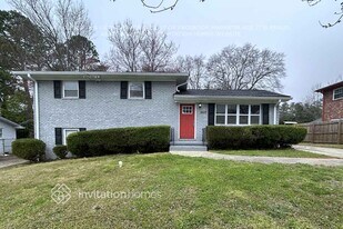 1607 W Austin Rd in Decatur, GA - Building Photo