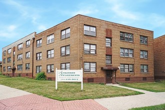 2041 W Atkinson Ave in Milwaukee, WI - Foto de edificio - Building Photo