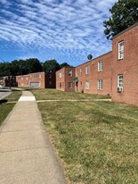 1950 Nelawood Rd, Unit 59-205 in East Cleveland, OH - Building Photo