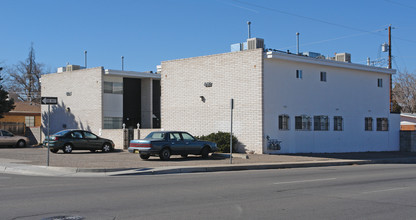 401-403 Graceland Dr SE in Albuquerque, NM - Foto de edificio - Building Photo