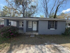 607 E Gordon St in Valdosta, GA - Building Photo