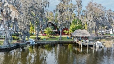 19220 Lake Allen Rd in Lutz, FL - Building Photo - Building Photo