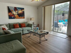 232 Lake Shore Pkwy in Davenport, FL - Foto de edificio - Building Photo